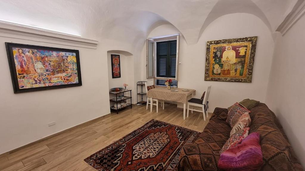 Beautifully Restored Romantic Apartment In The Centre Of Historic Dolcedo Eksteriør bilde