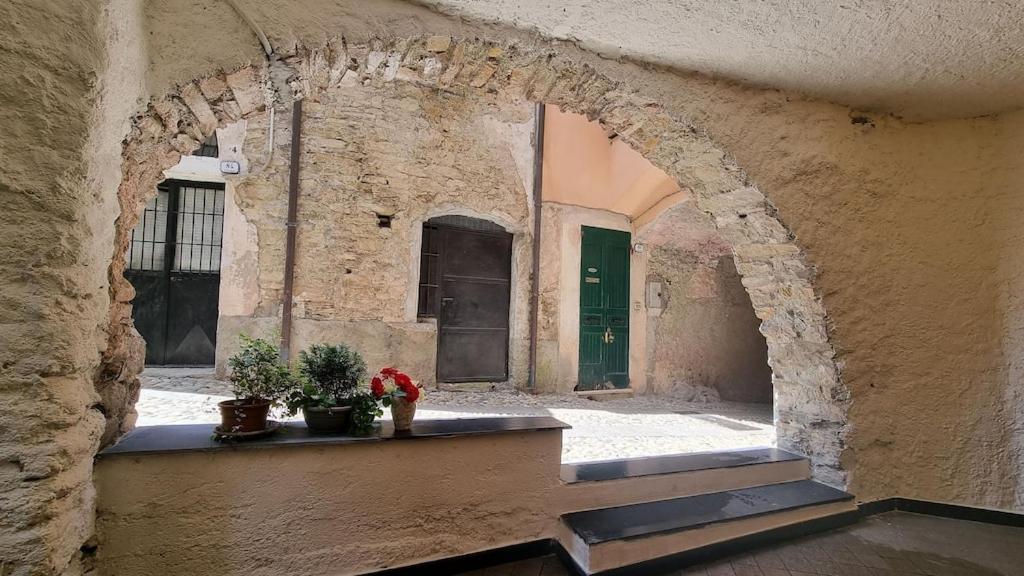 Beautifully Restored Romantic Apartment In The Centre Of Historic Dolcedo Eksteriør bilde