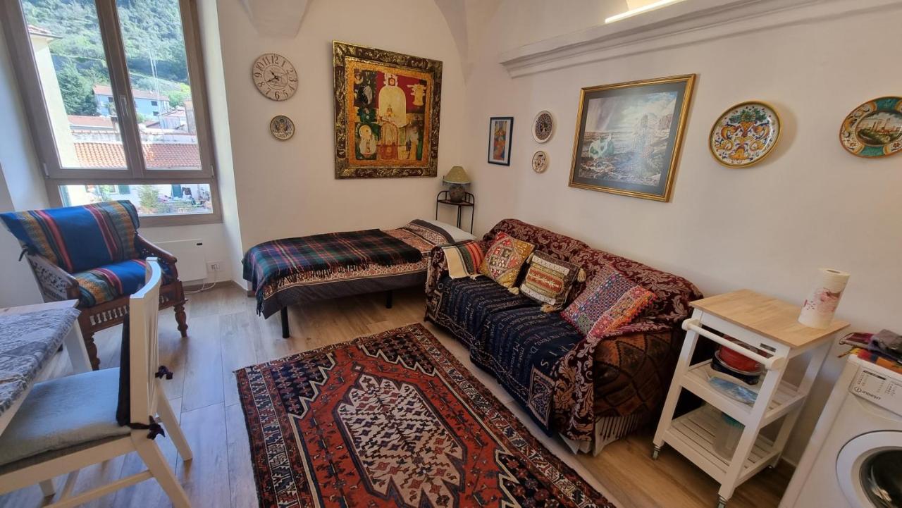 Beautifully Restored Romantic Apartment In The Centre Of Historic Dolcedo Eksteriør bilde
